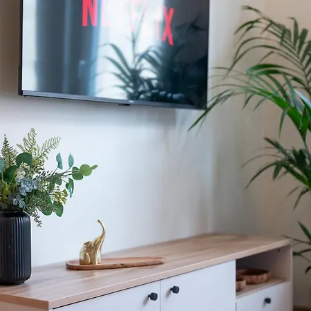 Discover - 3 Rakowicka St - Center With Ac & Netflix 크라쿠프