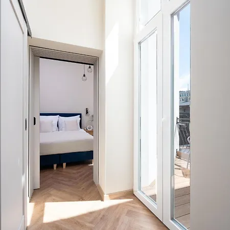 Discover - 3 Rakowicka St - Center With Ac & Netflix