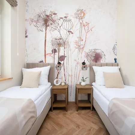 아파트 Discover - 3 Rakowicka St - Center With Ac & Netflix