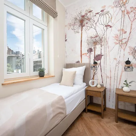 Discover - 3 Rakowicka St - Center With Ac & Netflix * 크라쿠프