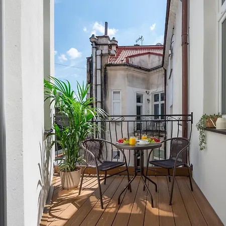 Discover - 3 Rakowicka St - Center With Ac & Netflix 크라쿠프